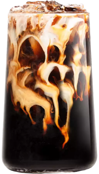 Verre contenant le super café Dyna